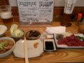 やっぱ馬刺しでしょ(^^;